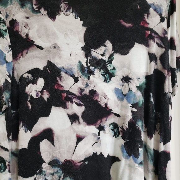 Jennifer Lopez top - Picture 3 of 3